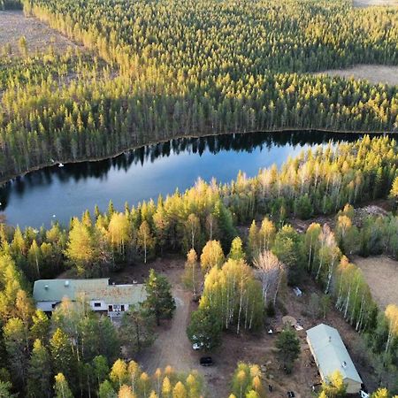 Готель Lapland Old School Муоніо Екстер'єр фото